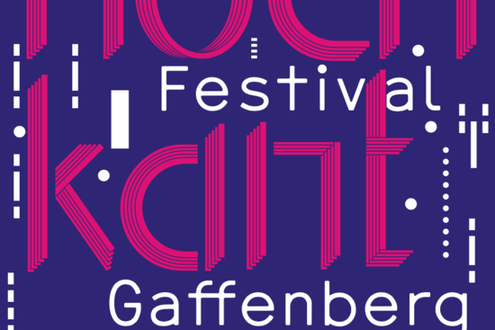Plakat des Hochkant Festivals 2025, © Kim Siegele