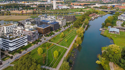 Blick auf Neckar und Häuser im Neckarbogen